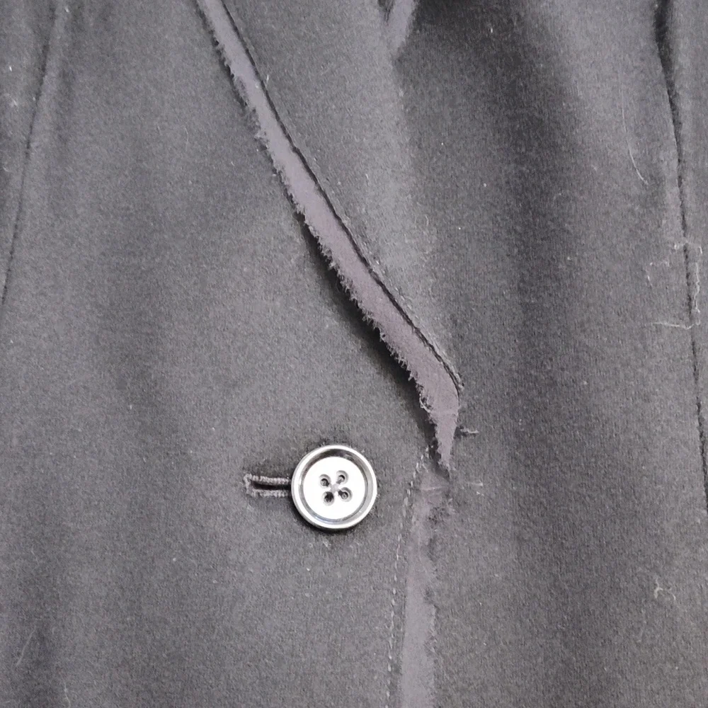 Blazer, fitter, wool flannel, with rosette embellishment at shoulder. Never worn - Picture 5 of 8